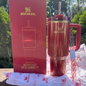 Stanley Red Quencher H2.0 Tumbler with Handle
